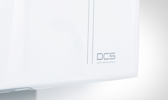 La tecnología DCS convierte los rayos X directamente en señales eléctricas sin pérdida de información debida a la conversión de la luz. Permite obtener imágenes de radiografía panorámicas de elevado contraste con una calidad excepcional.